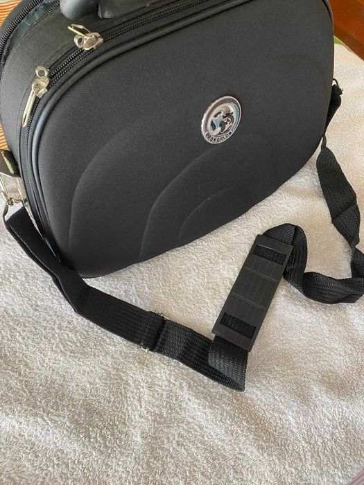 Mala nécessaire preta