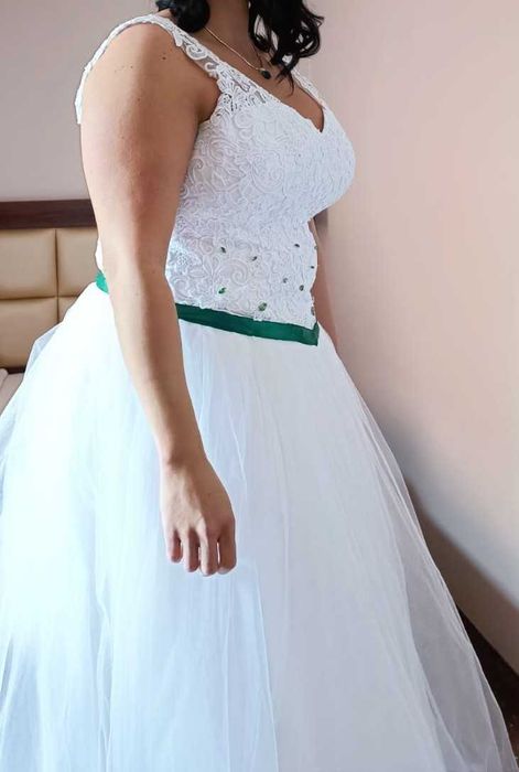 Suknia ślubna / zielony pas