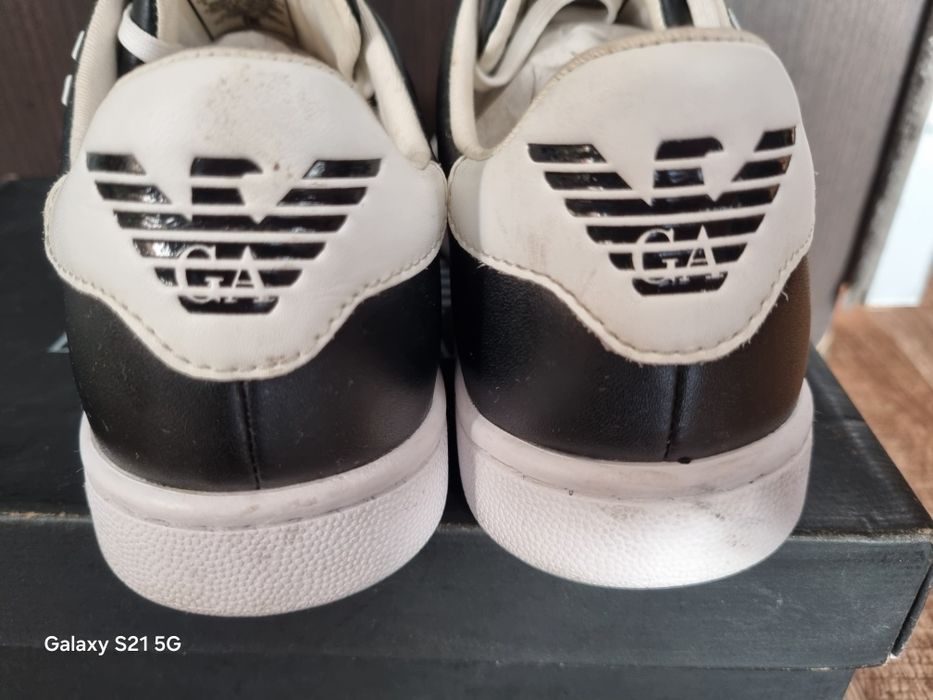 Emporio Armani- sneakersy skórzane. Rozmiar 36. Unisex