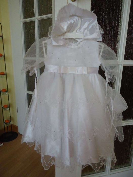 sukienka ubranko do chrztu z czapeczka welon torebka buciki