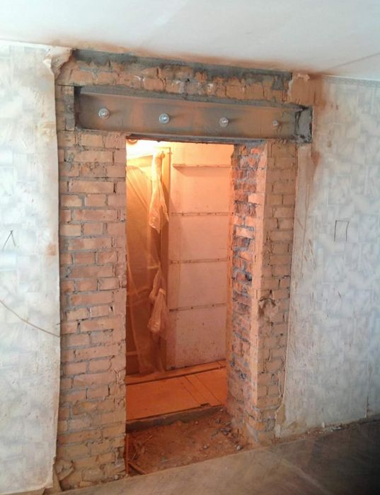 Вырезаем проемы Алмазная резка проемов  демонтажные работы демонтаж.