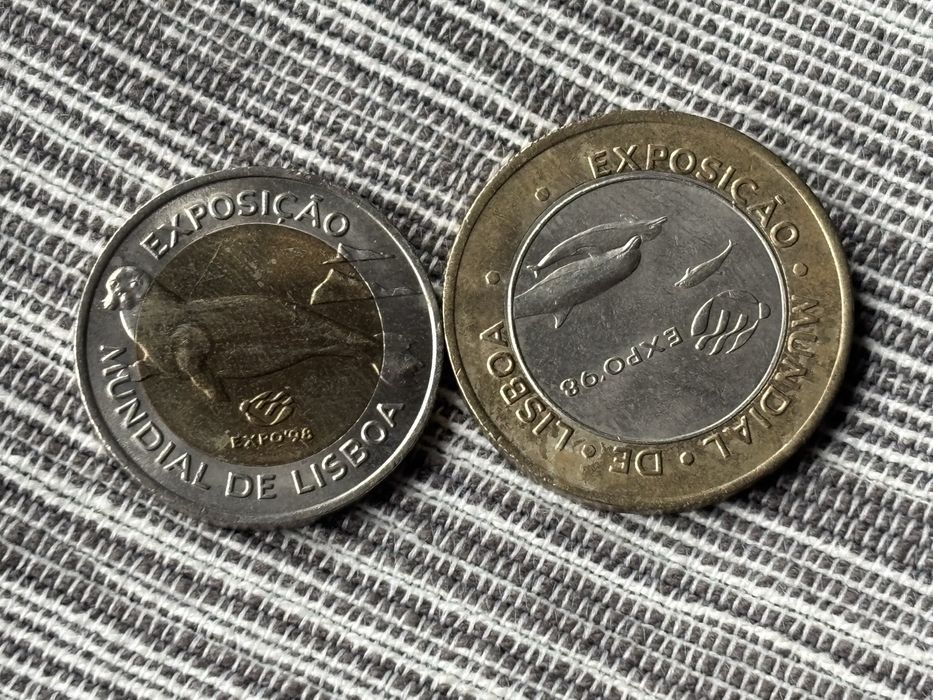 Conjunto de moedas diversas
