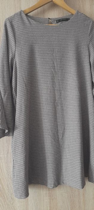 Sukienka w kratkę Zara