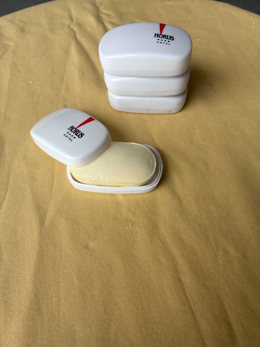 Sabonetes pequenos com caixa de 15 cl - Qtd. 4313 Und.