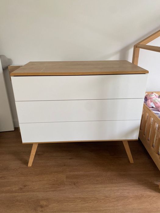 Conjunto Nature Baby
Dimensões da cómoda: 100 x 58 x 86.5 cm
Cama: 60x