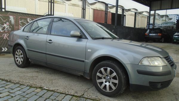 Para Peças Volkswagen Passat (3B3)