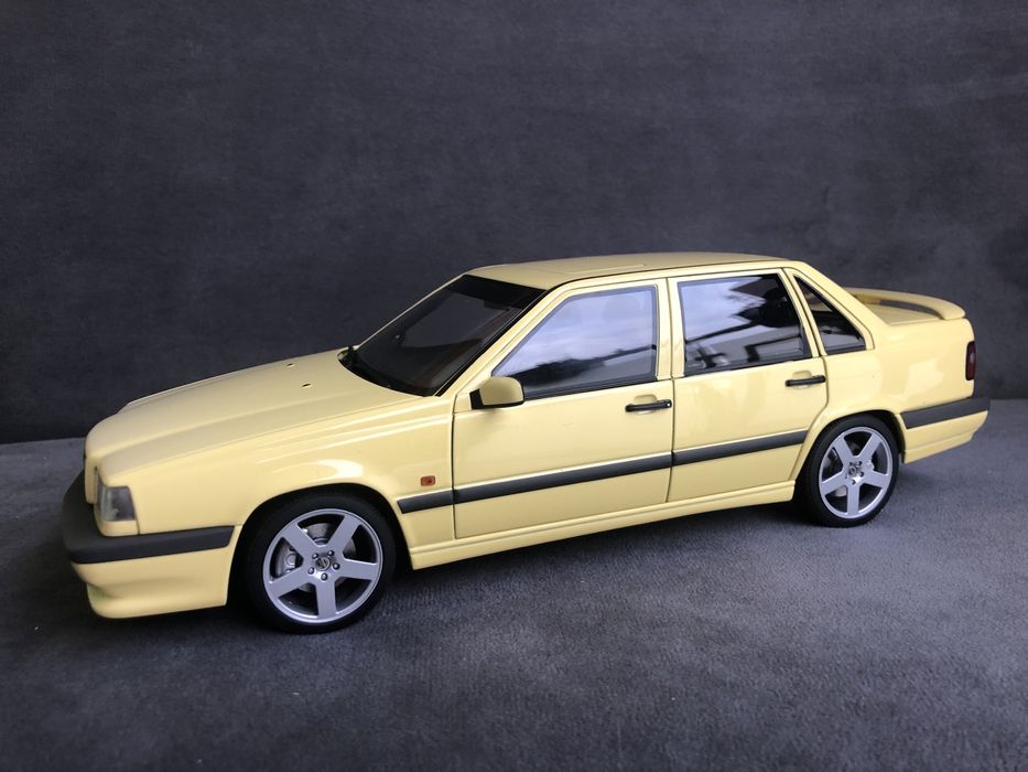 ミニカー AUTOart VOLVO 850 T-5R SEDAN 1:18 1/18 Volvo 850 T5R Sedan 1995 - die cast - gotowy model