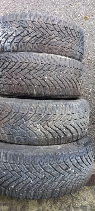 Комплект зимової ризини 205/55R16 Continental