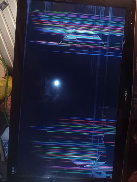 Телевізор SHARP.