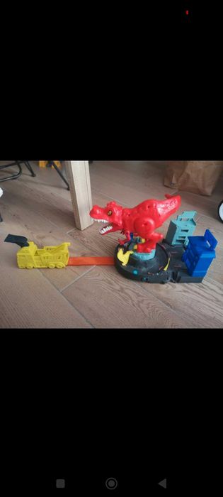 Pista Circuito Hot Wheels - T Rex / dinossauro