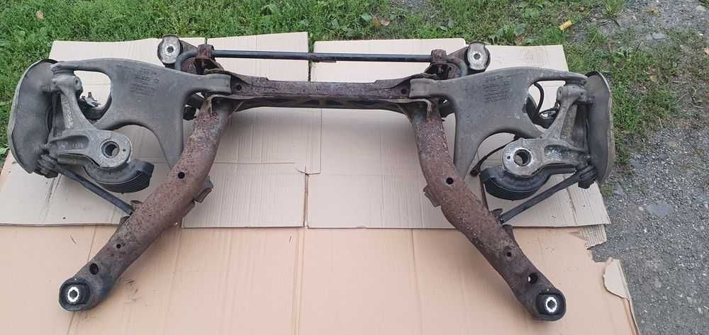 Audi a4 b8 belka tył tylna