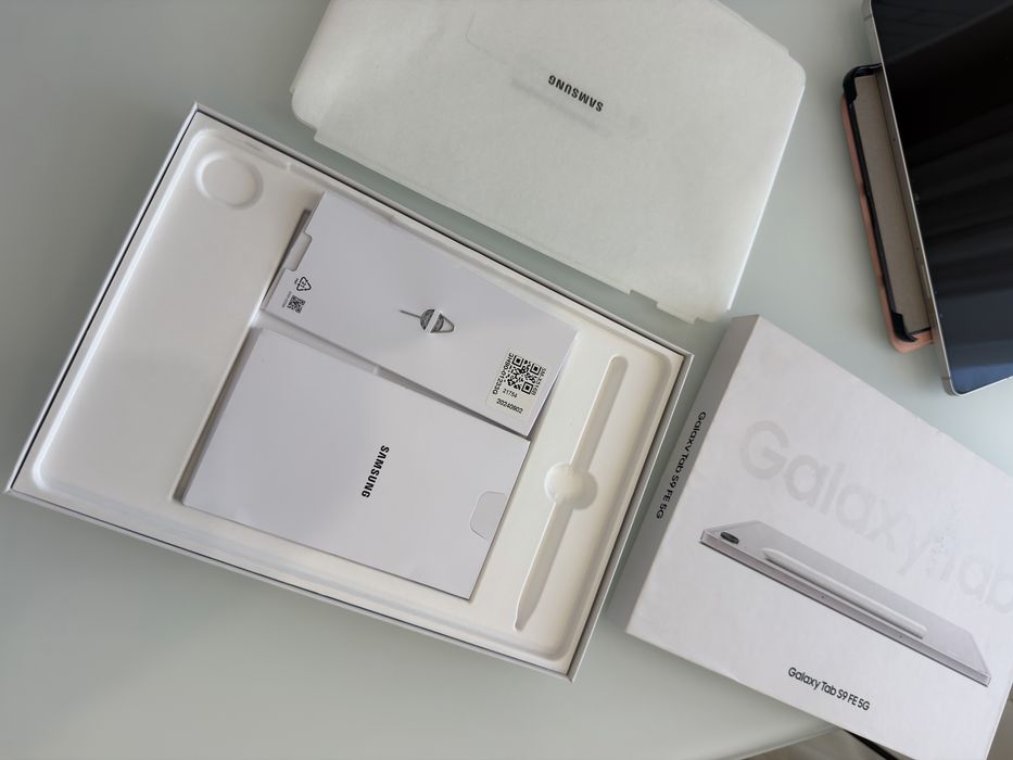 Стан нового! Планшет Samsung Tab S9 FE 5G