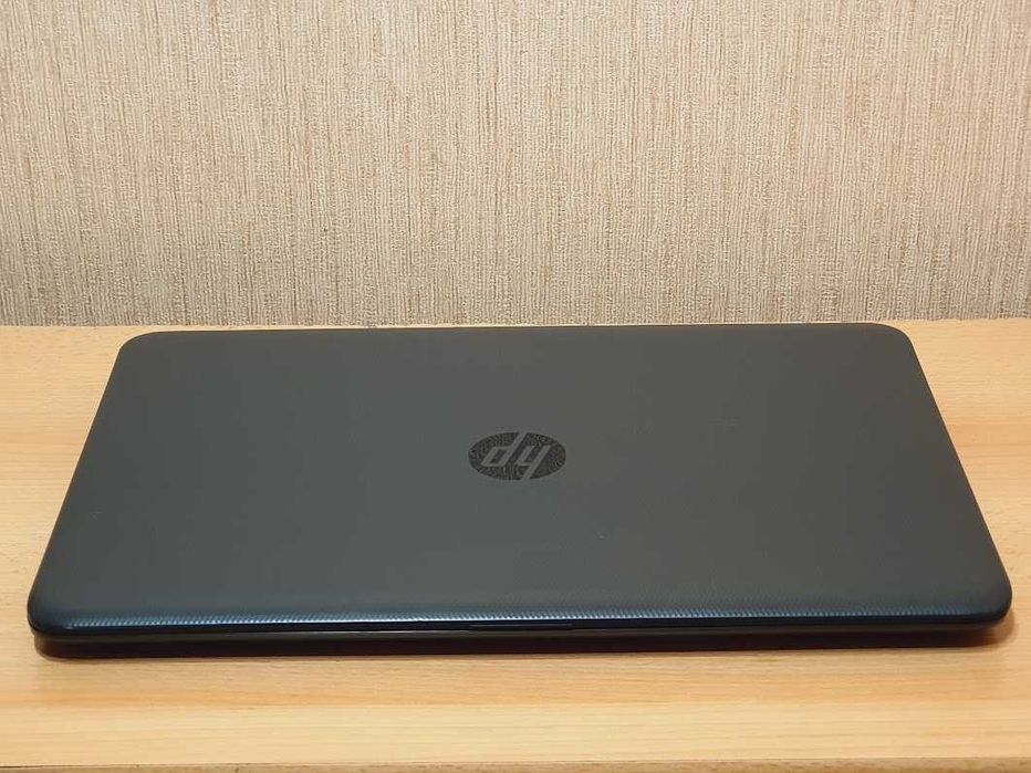 Ноутбук HP Екран 15.6" чотирьох ядерний Intel Core i3-5005U RAM 4Gb HDD 500Gb Батарея 6 годин. В гарному стані.
