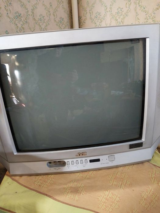 Телевізор JVC сірий кольорий екран робочий