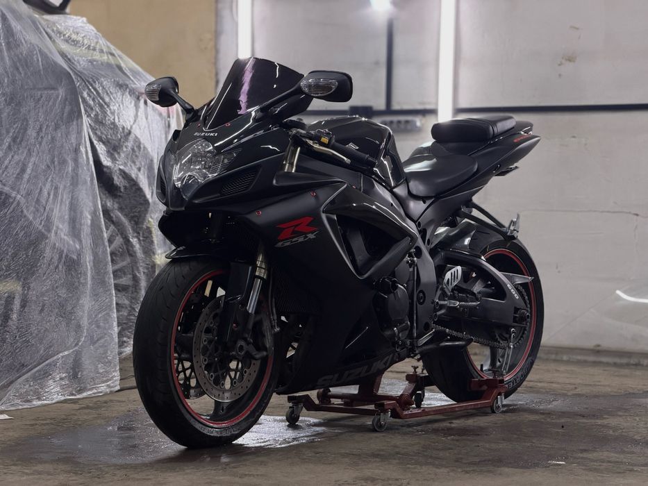 Suzuki GSX-R 600 k7 2007рік. В Гарному Стані! Готовий до сезону!!!