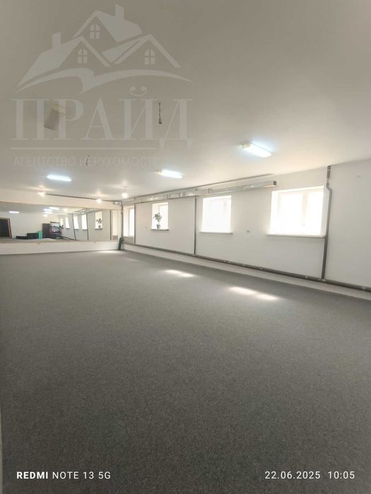 Напівпідвальне приміщення в Центрі міста Суми