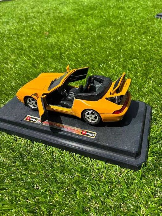 Miniatura Porsche 911 Carrera Cabriolet Bburago 1:24