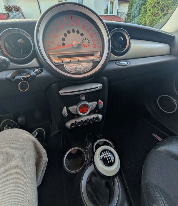 MINI Cooper Mini Cooper  WHITE PEPPER  120 KM