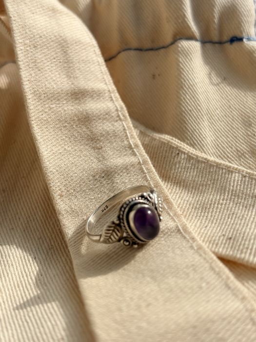 Срібне кільце обручка з аметистом