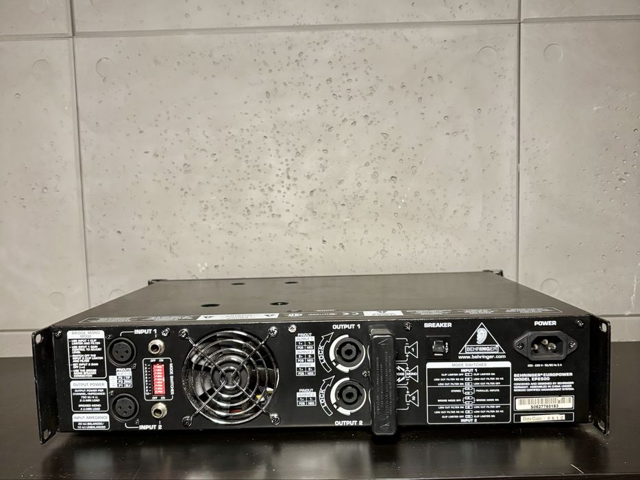Cyfrowy mikser Behringer DDM4000 + końcówka mocy Behringer Europower EP2500