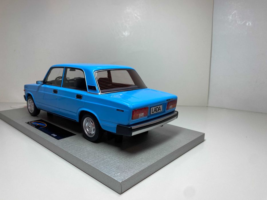 LADA - 2105 1/18 Limited Edition 010/200 CN VAV (ZD1802 Baby blue