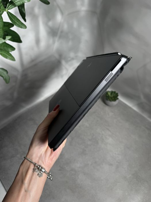 Планшет-трансформер Linx 12V64EDU / Atom x5-Z8330 / 4GB / 64GB / 12" Full HD Touch
