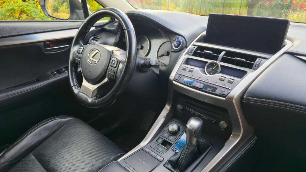 Lexus NX 300h Salon PL