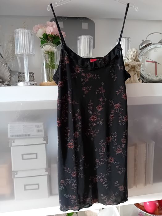 Triumph świetna halka sukienka nocna 42