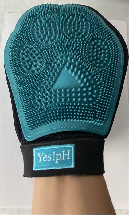 Luva para escovar gatos ou cães pequenos | sem uso