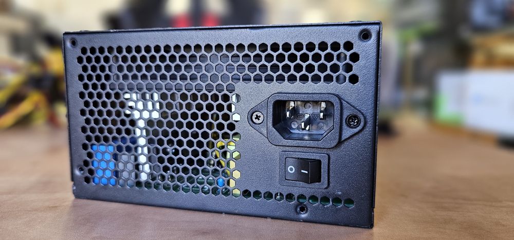 Zasilacz do koparki lub stacji roboczej 1800W  80Plus Platinum