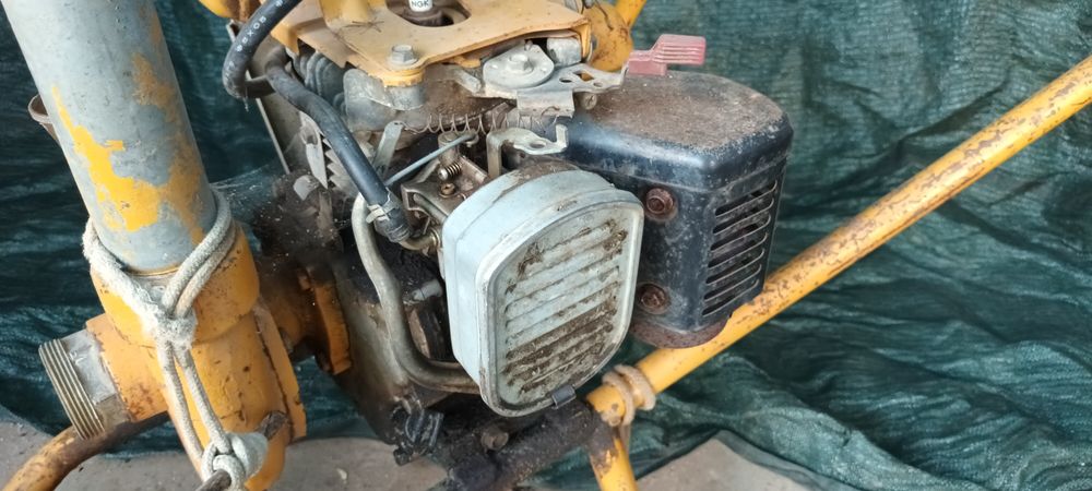 Motobomba comac usada com carrinho