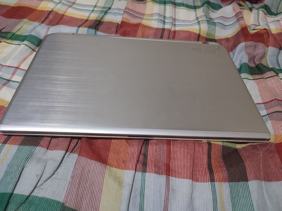 Toshiba  S 50b-31