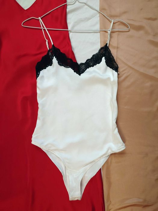 Białe koronkowe body Zara XS
