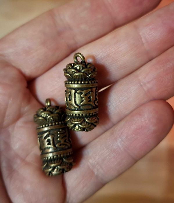 Брелок капсула с секретом в китайском стиле латунь