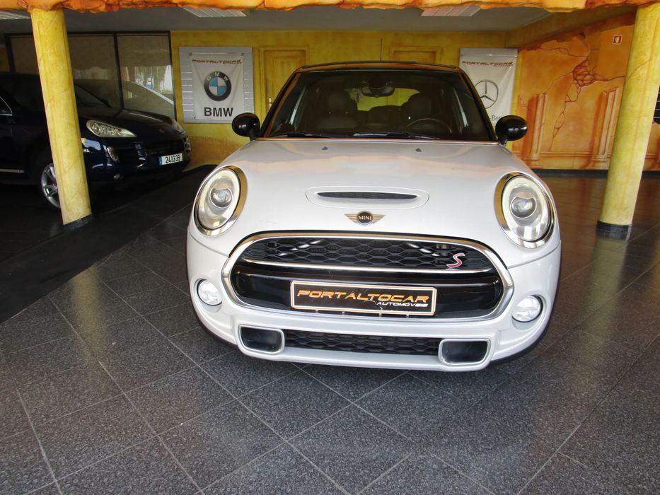 MINI 5 Portas Cooper SD Sport Aut. Seven
