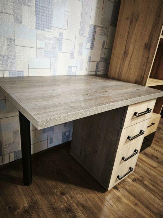 Продам Стол письменный