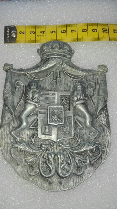 Brasão em estanho