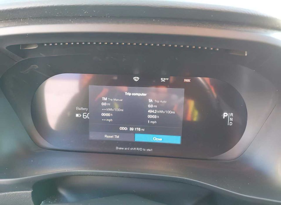 Volvo XC40 Recharge Pure Electric P8      2021