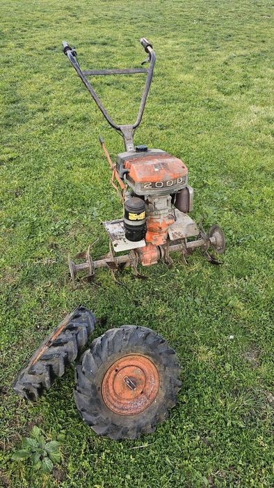 Motoenxada marca Fort