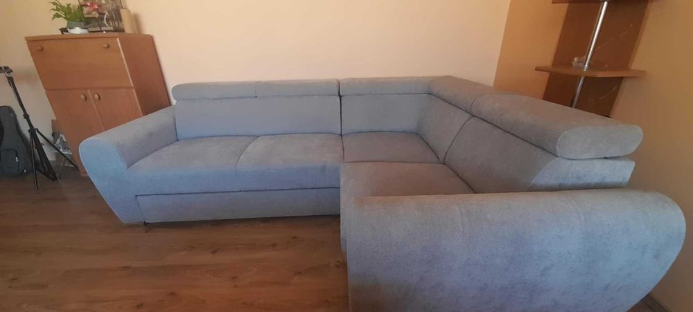 Narożnik prawostronny Barcelona, rozkładany, z pojemnikiem na pościel