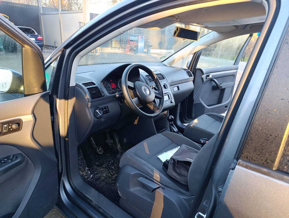 Продам фольксваген Туаран