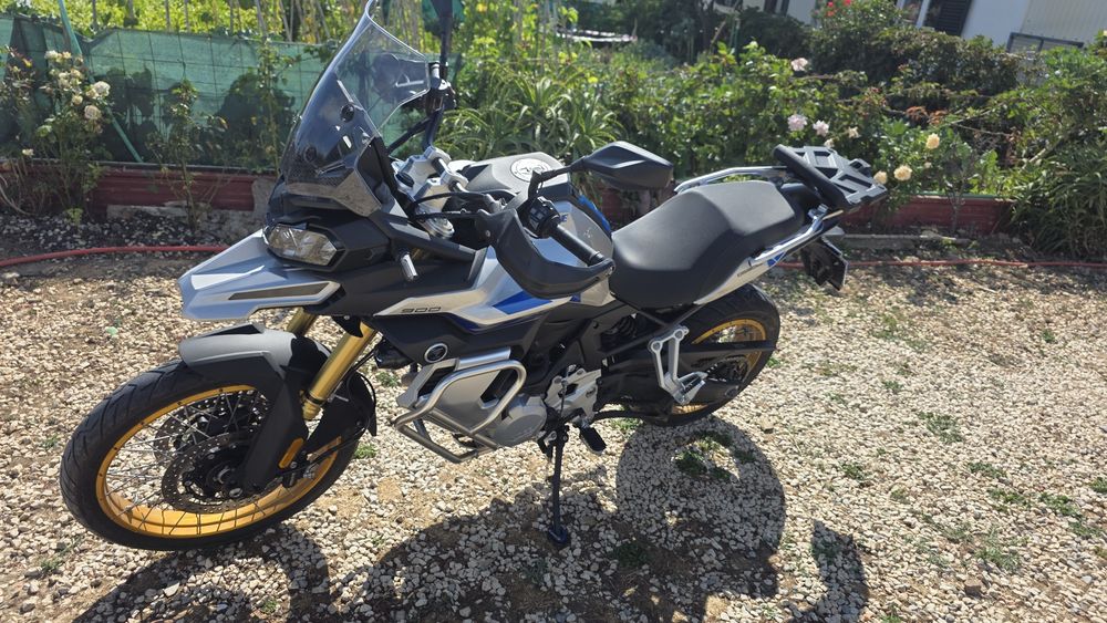 Voge DSX 900 de 2024 com 6800 km's