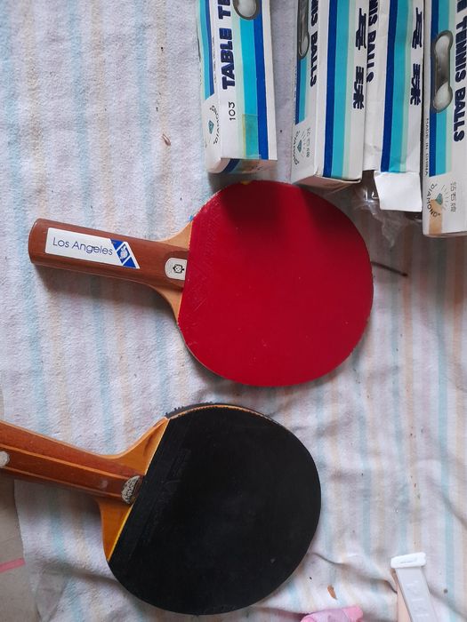 Paletki do ping ponga plus piłeczki