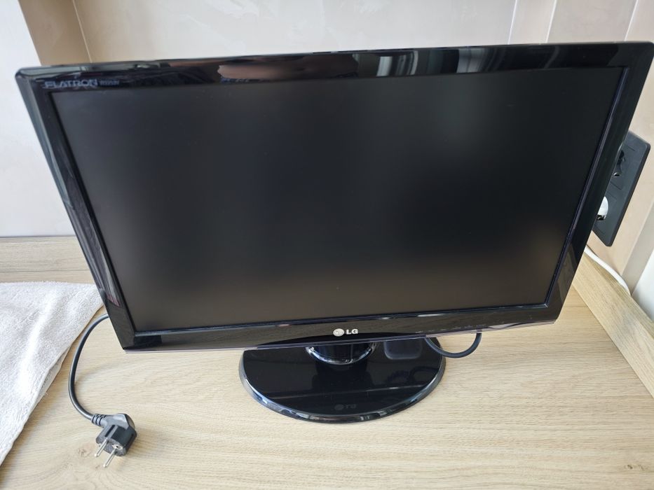 Монітор 22 LG W2253v