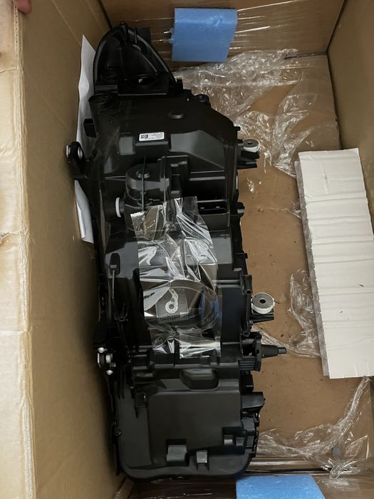 Farol dianteiro diteito BMW 520 D de 2018