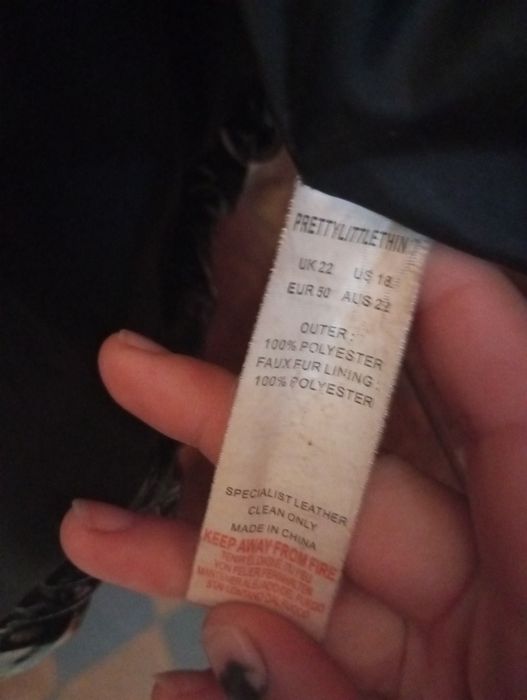 Продам пуховик Prettylittlething