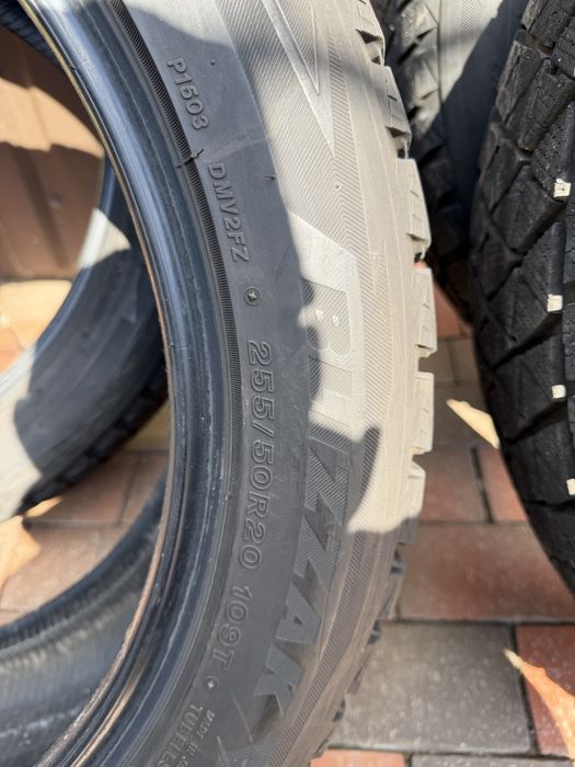 Продам шини  BRIDGESTONE BLIZZAK 255/50 R20