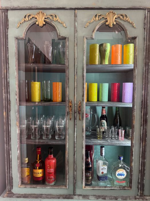 Móvel Vintage Grande com Vitrine | Peça Única Estilo Provençal / Rústico Chic