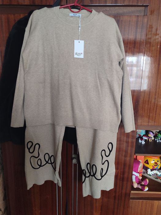 Костюм з штанами палаццо