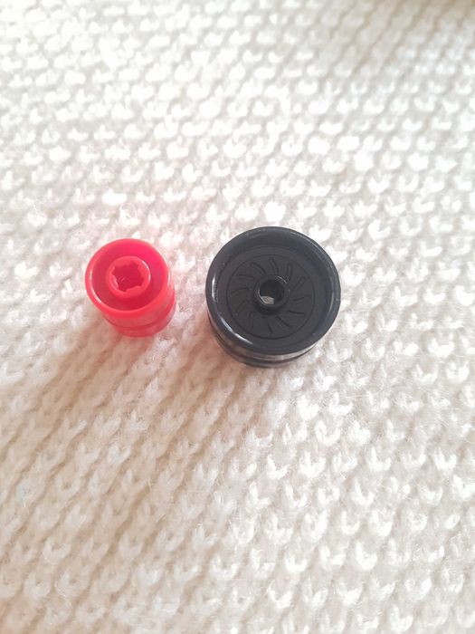 Lego 2x Wheels 18976 and 6014